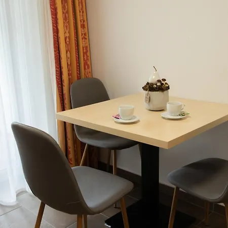 Aurora Beta Apartman's Apartment Buk